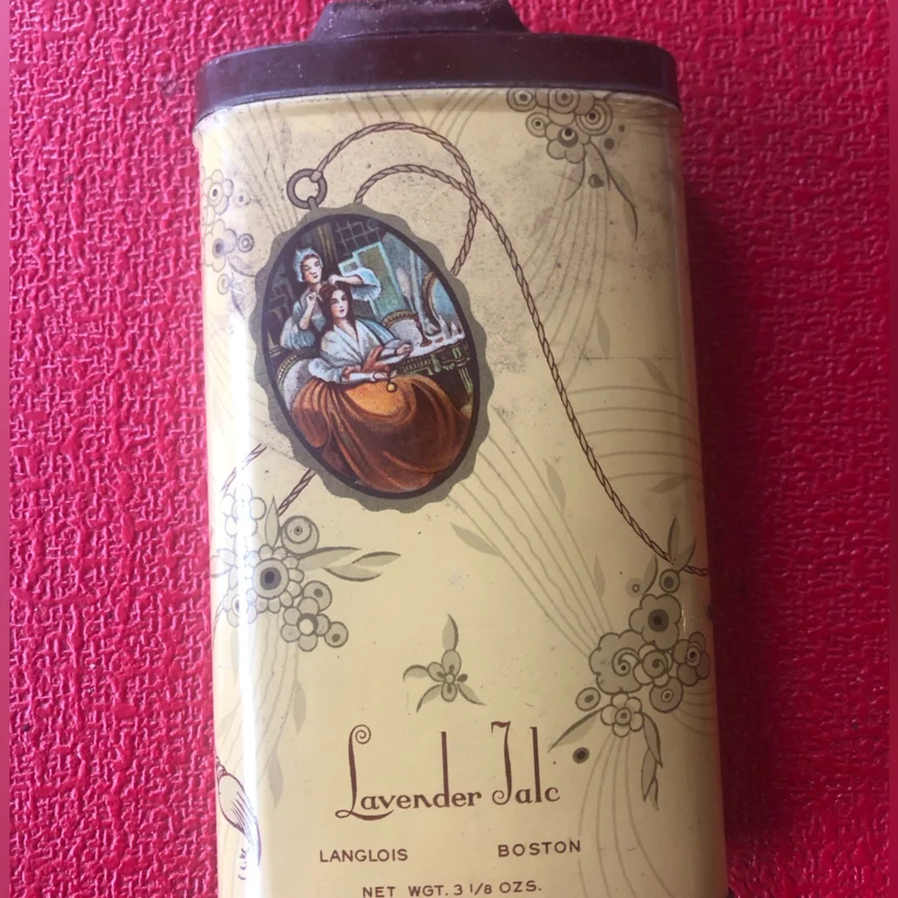 🌸VINTAGE Lavender Talc container 🌸